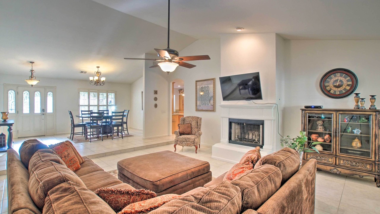 Photo of Livingroom in Saddleback Hills