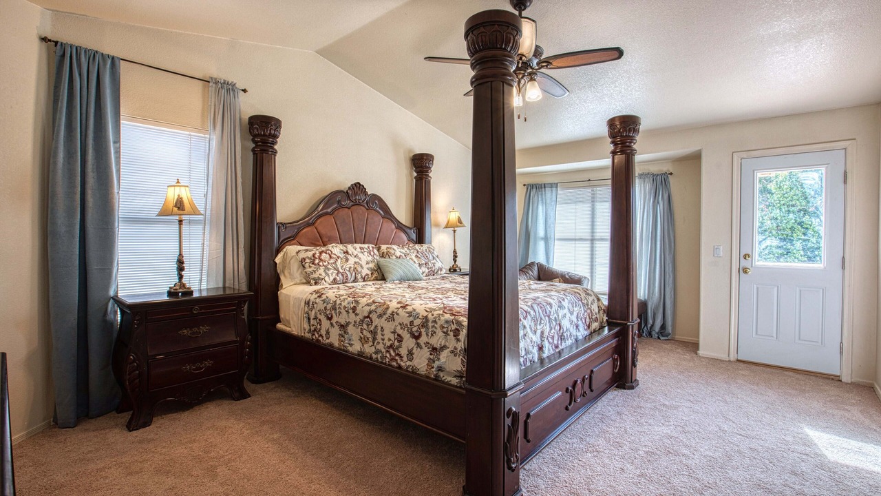 Photo of Bedroom in Arrowhead Shores