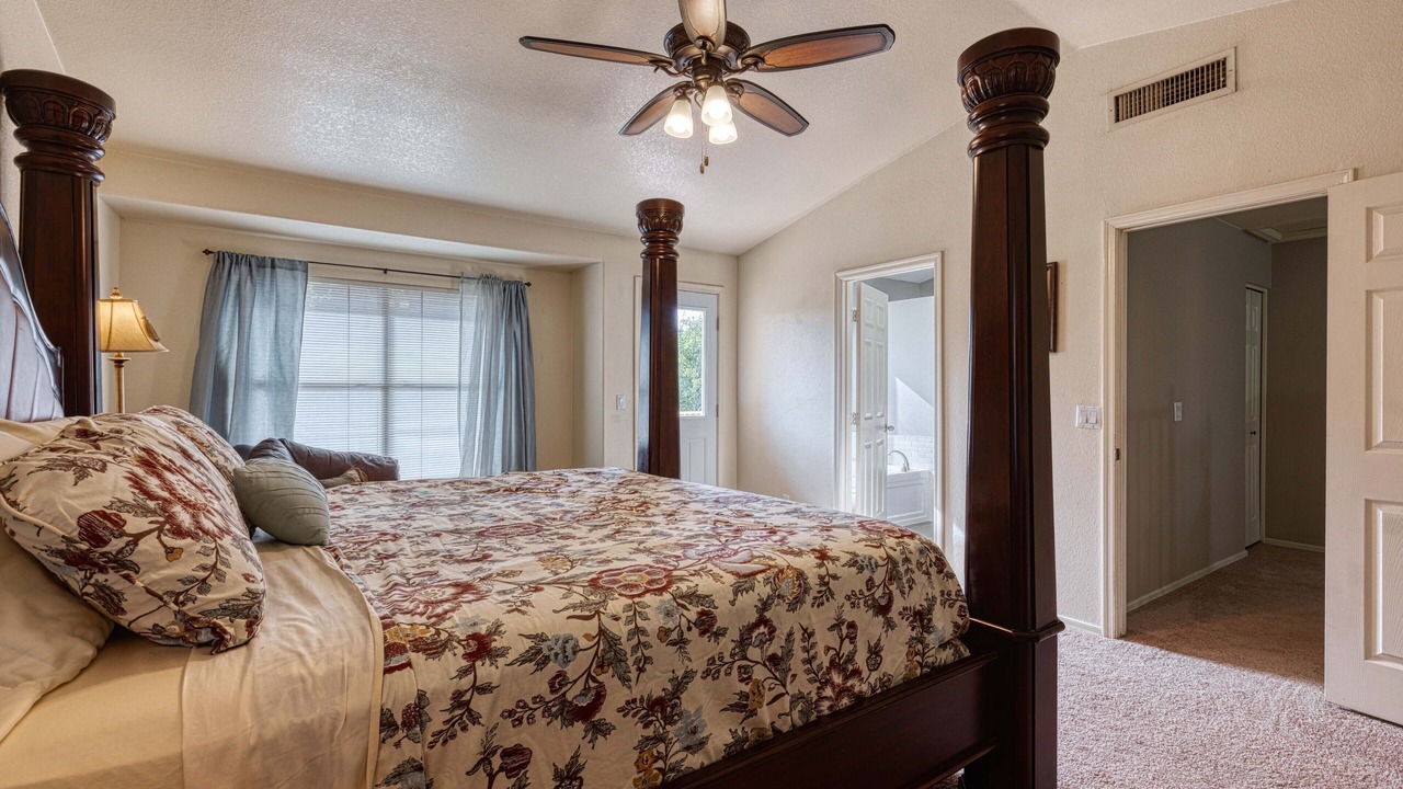 Photo of Bedroom in Arrowhead Shores