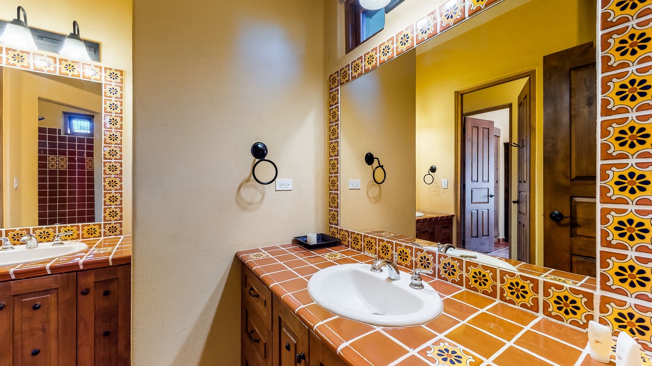 Photo of Bathroom in Nopolo