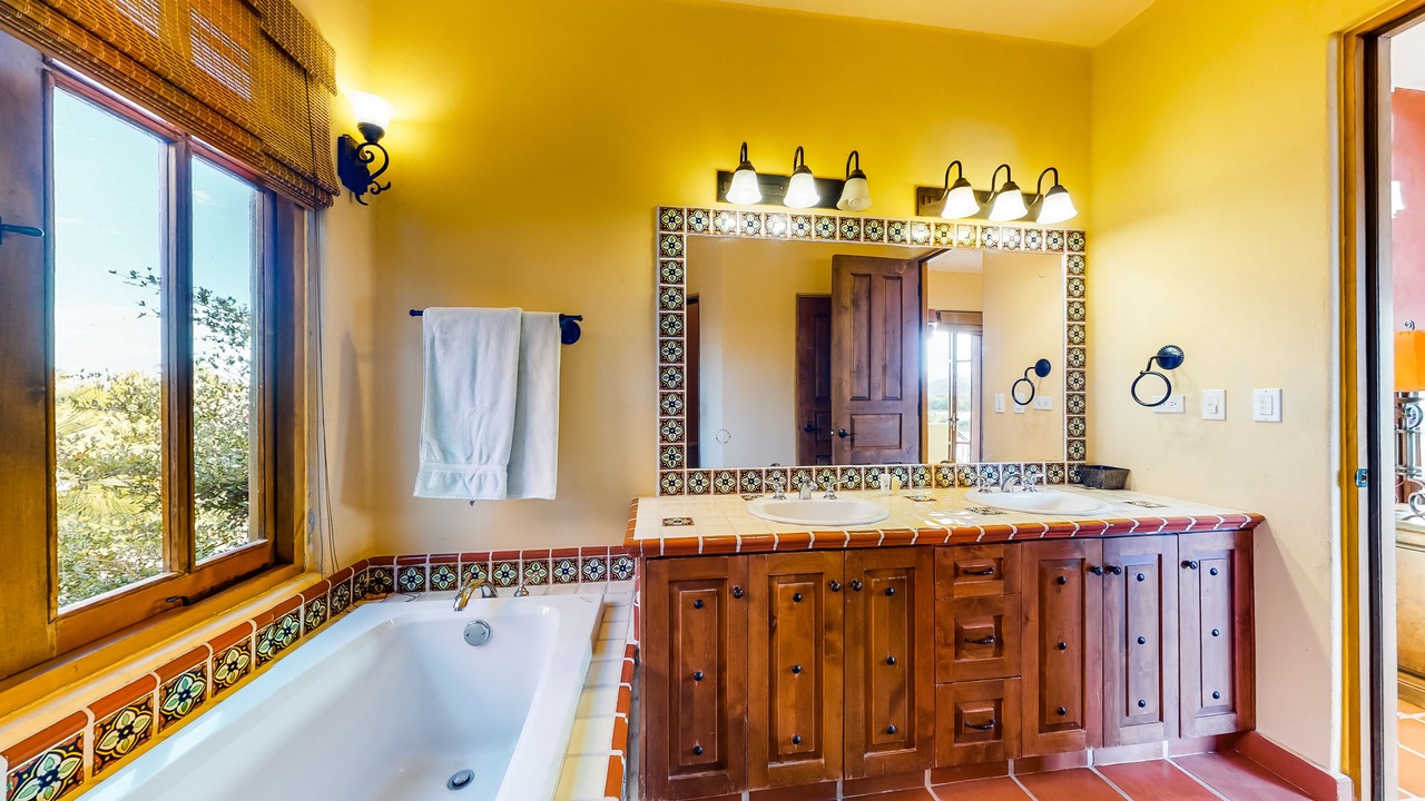Photo of Bathroom in Nopolo