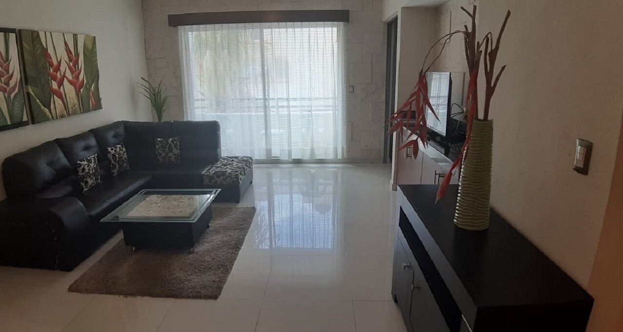 Photo of Livingroom in 12th Street