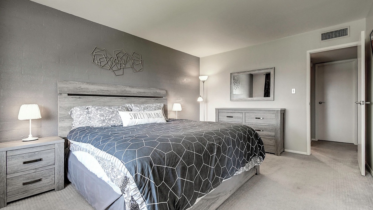 Photo of Bedroom in Fashion Square