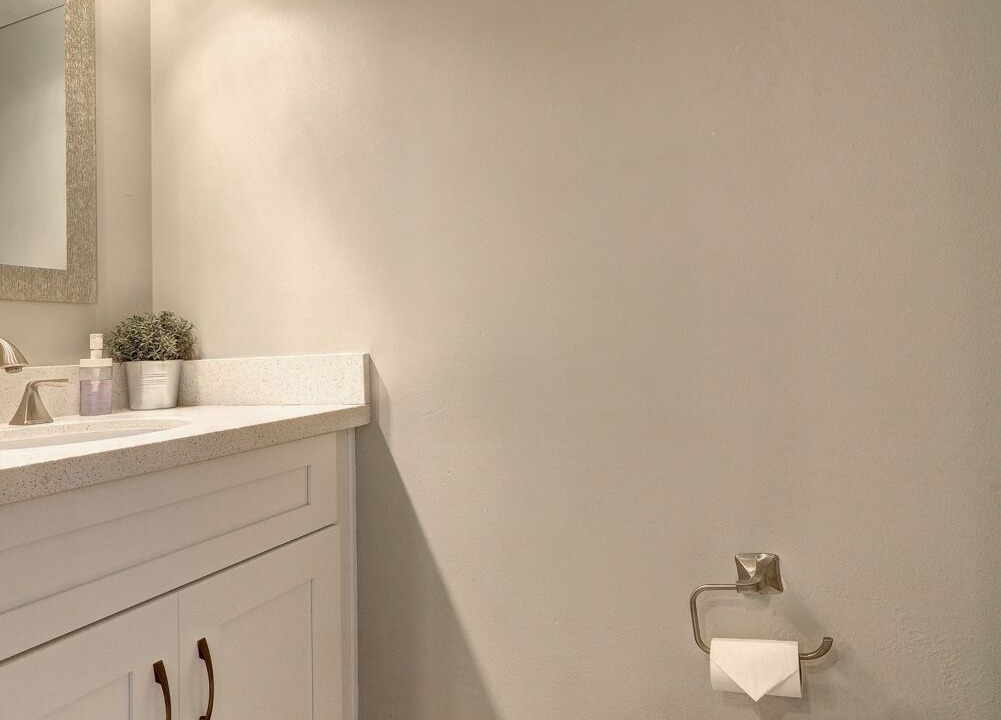 Photo of Bathroom in Fashion Square