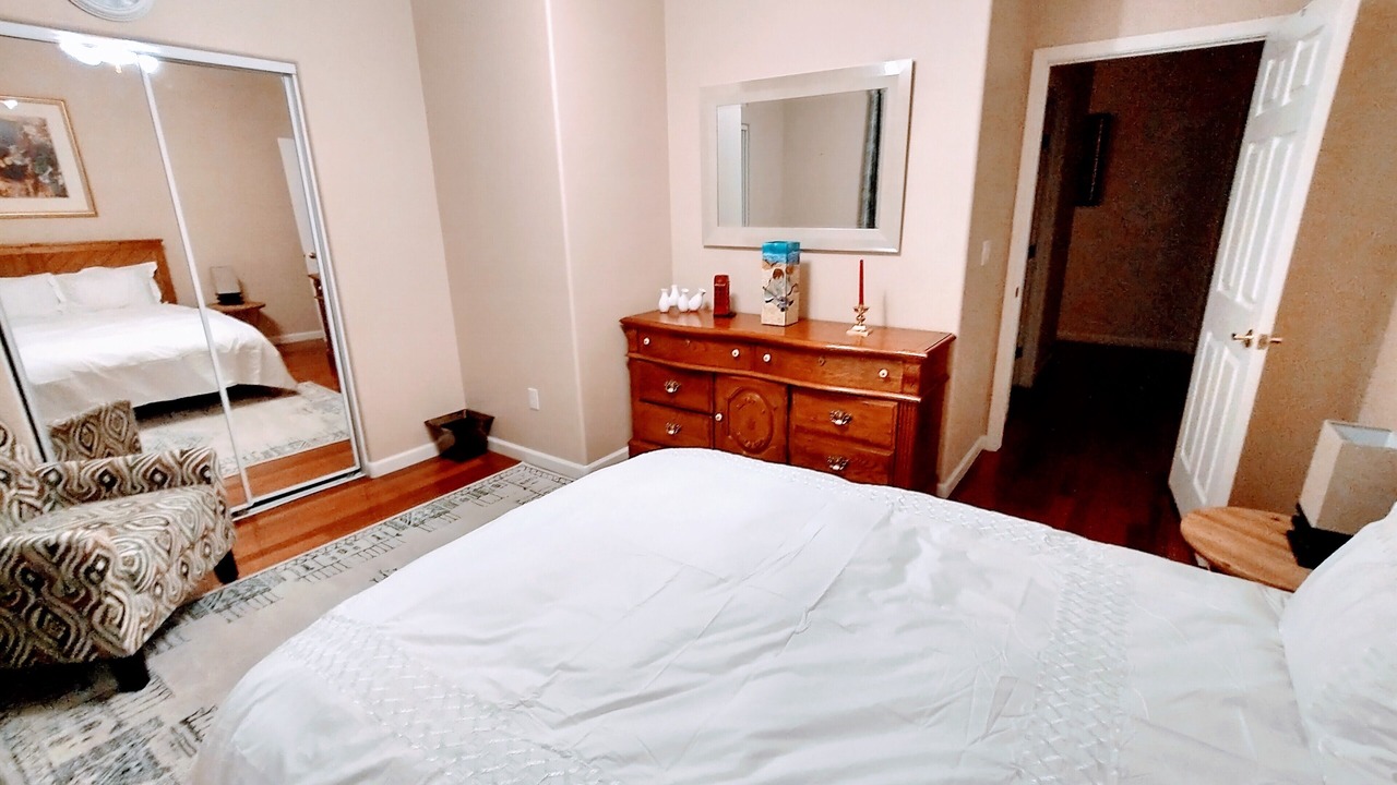 Photo of Bedroom in Palm Valley