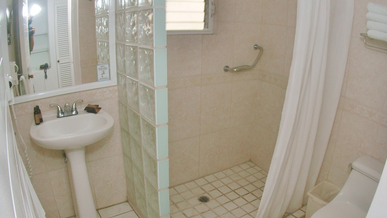 Photo of Bathroom in Peninsulas de Santiago