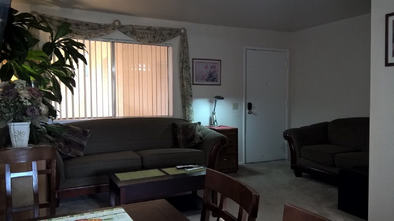 Photo of Livingroom in Surprise
