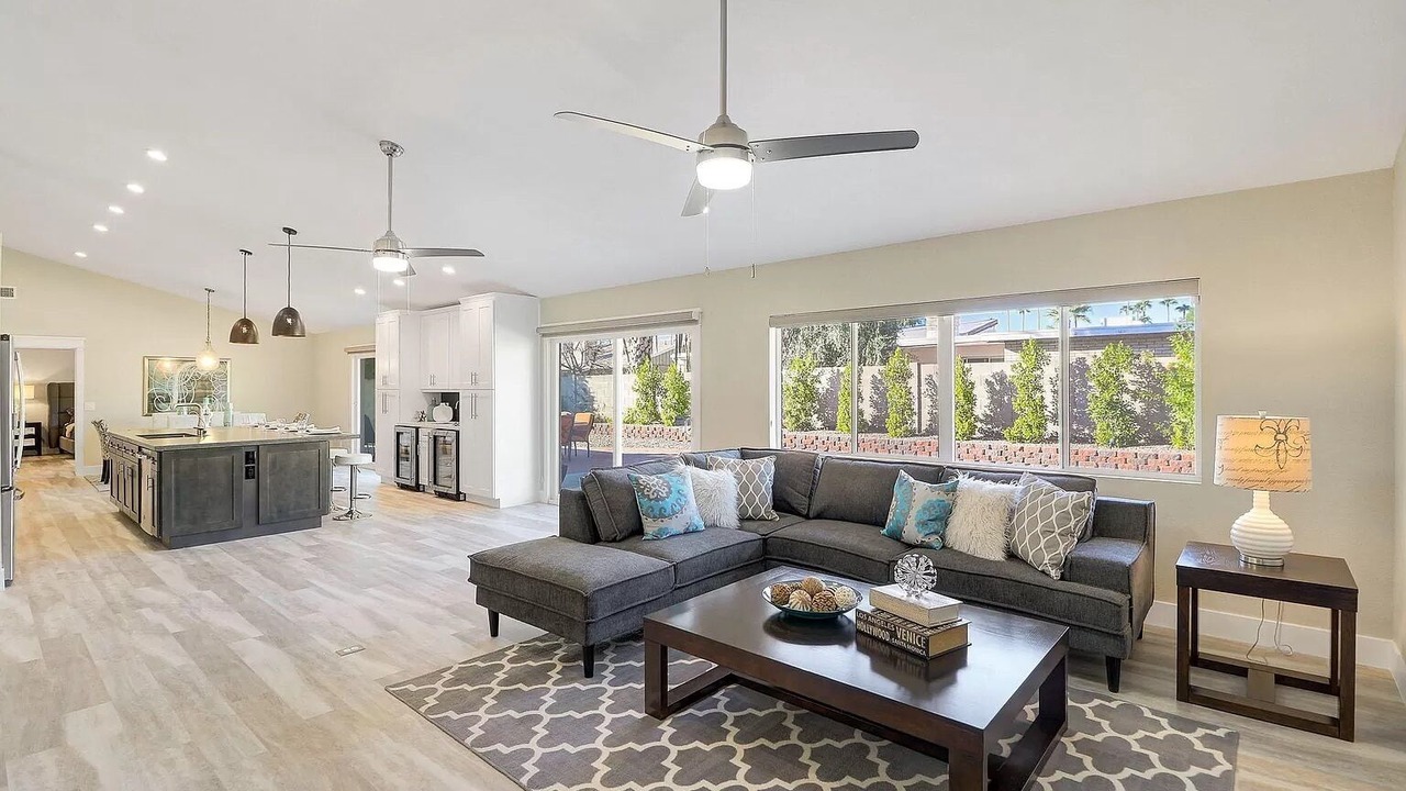 Photo of Livingroom in Raskin Estates