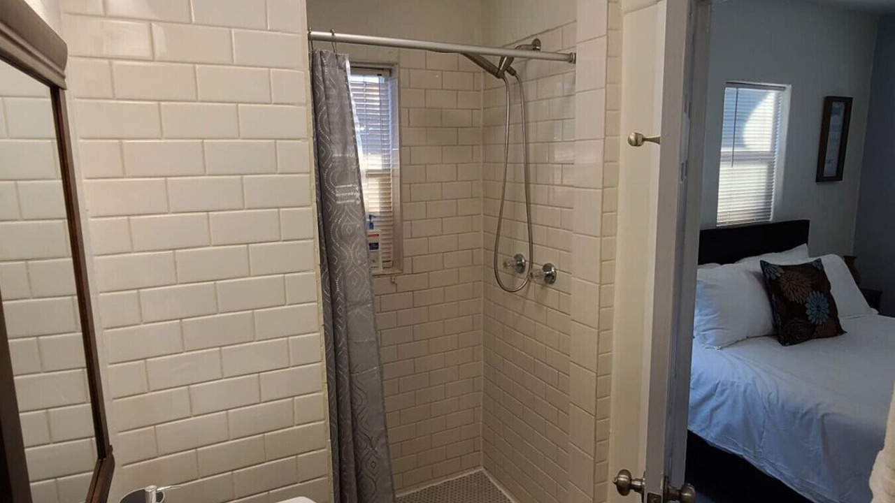 Photo of Bathroom in Garfield