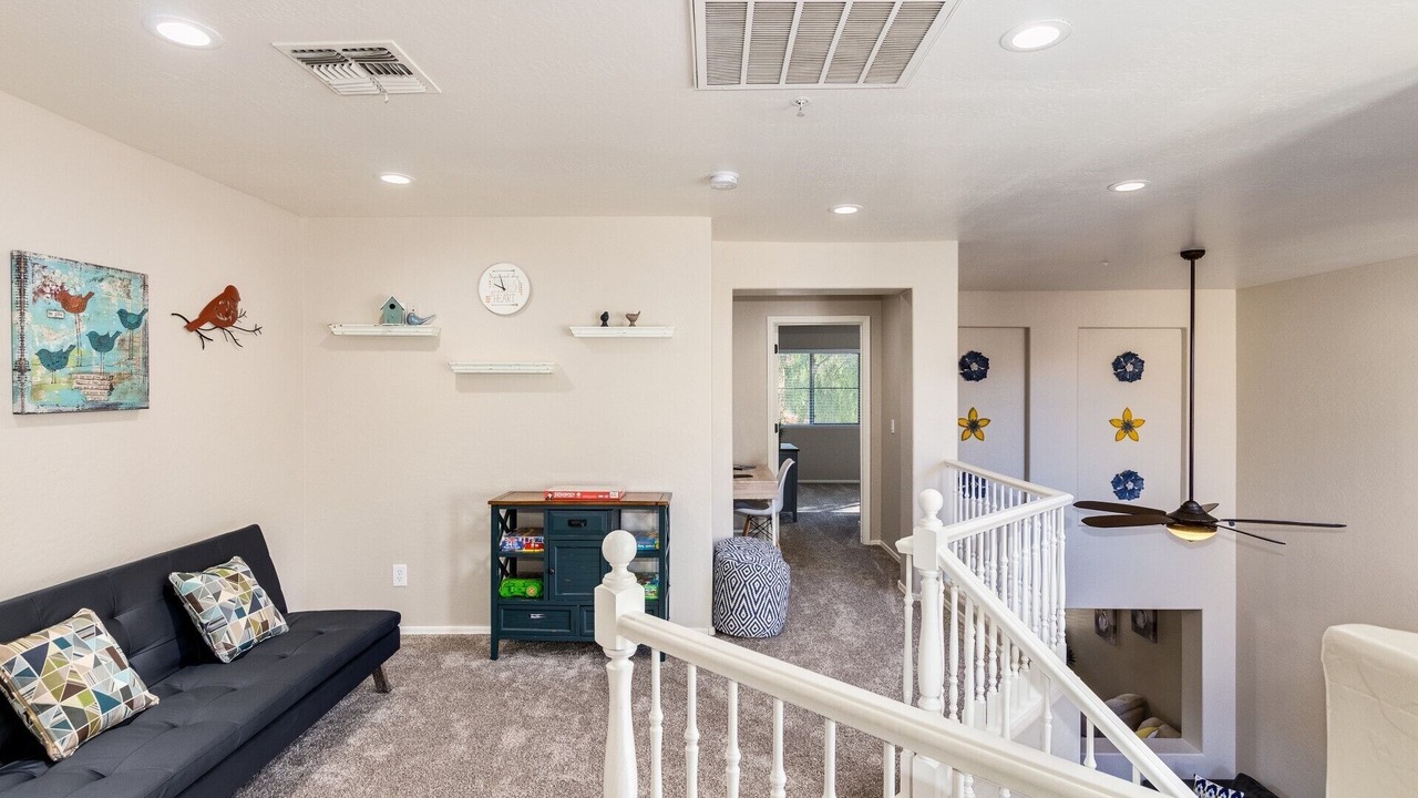 Photo of Livingroom in Alta Mesa