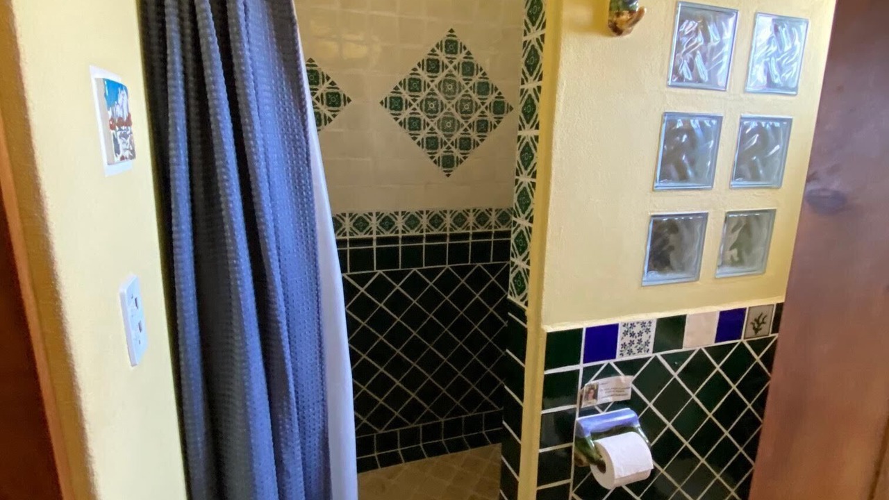 Photo of Bathroom in Vinorama