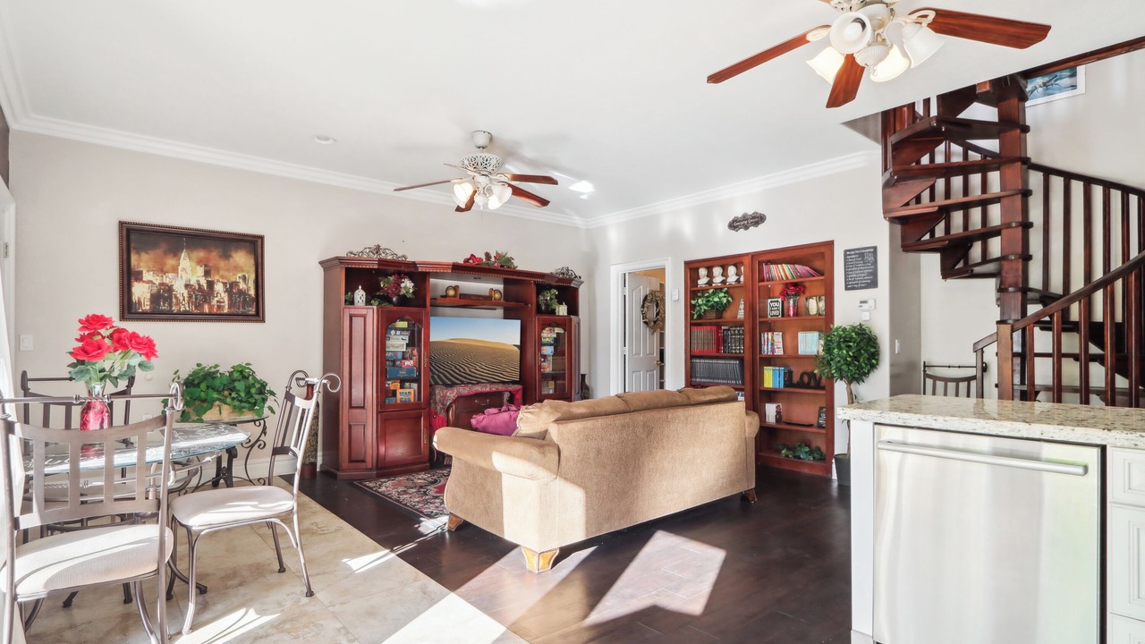 Photo of Livingroom in Val Vista Lakes