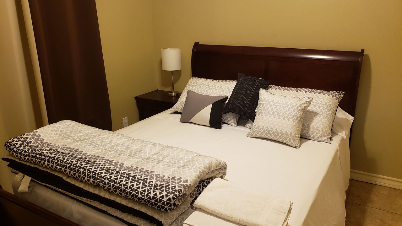 Photo of Bedroom in Edinburg
