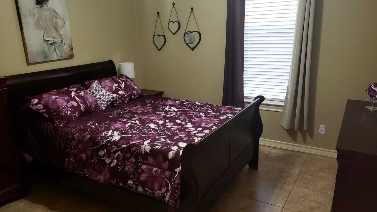 Photo of Bedroom in Edinburg