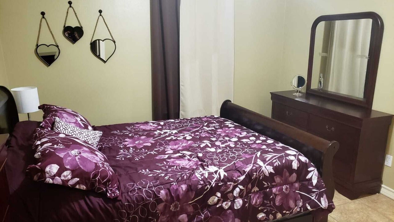 Photo of Bedroom in Edinburg
