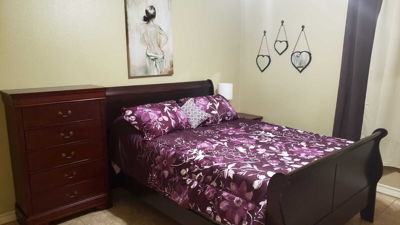 Photo of Bedroom in Edinburg