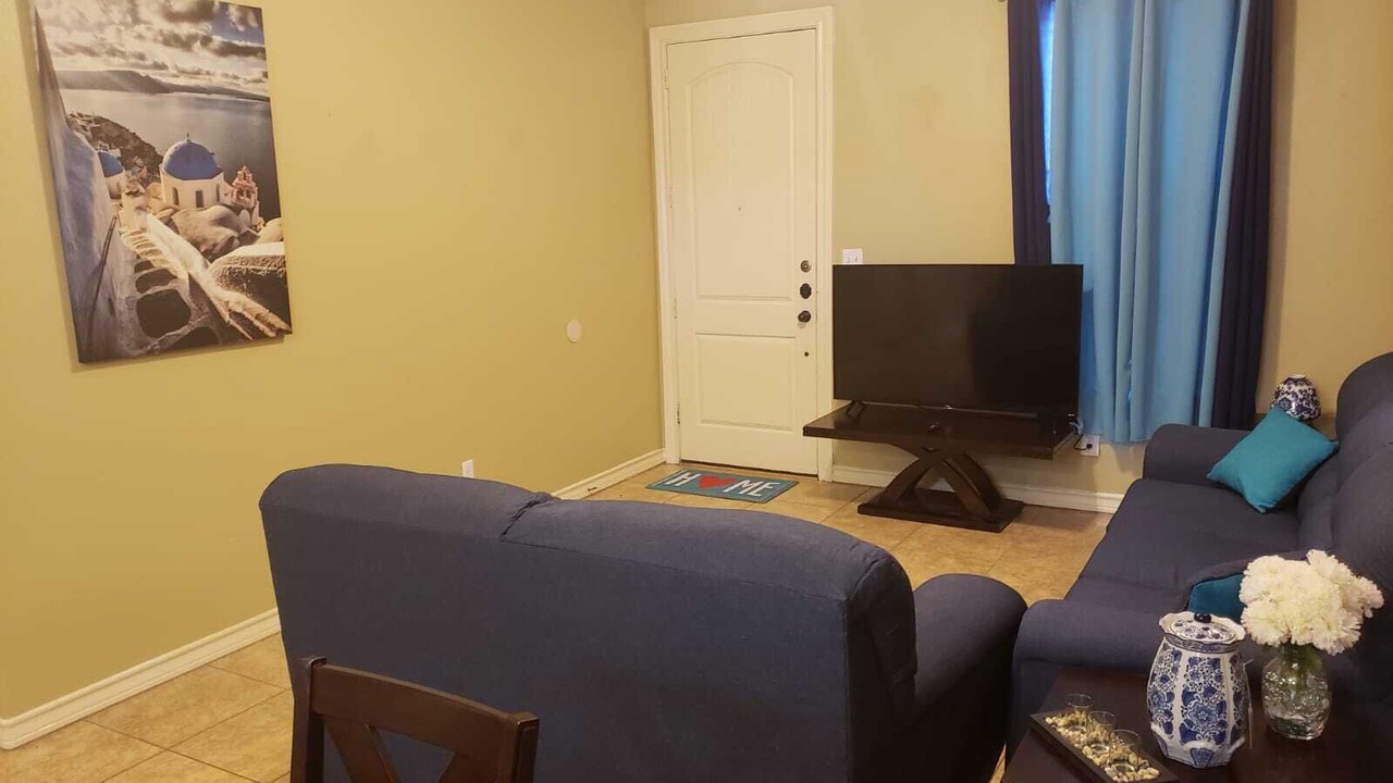 Photo of Livingroom in Edinburg
