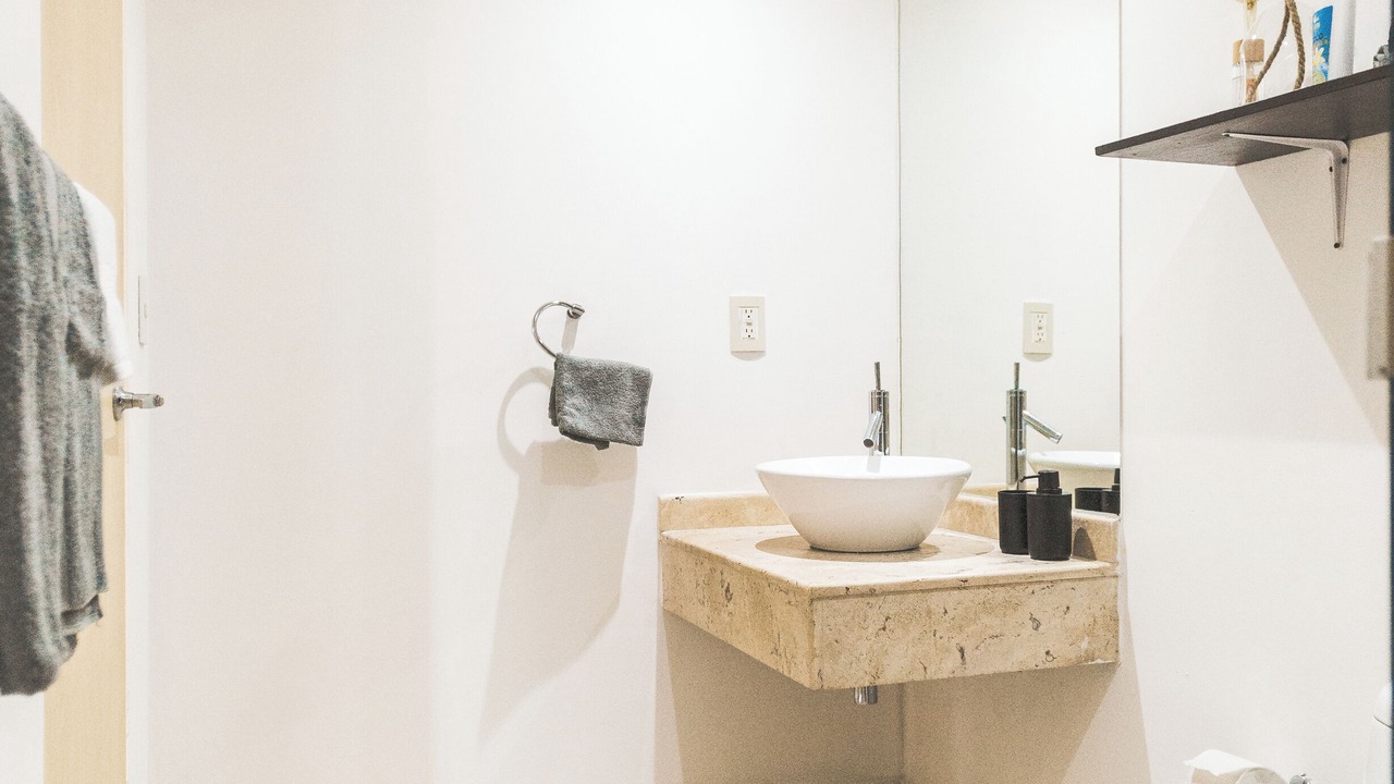 Photo of Bathroom in Anahuac