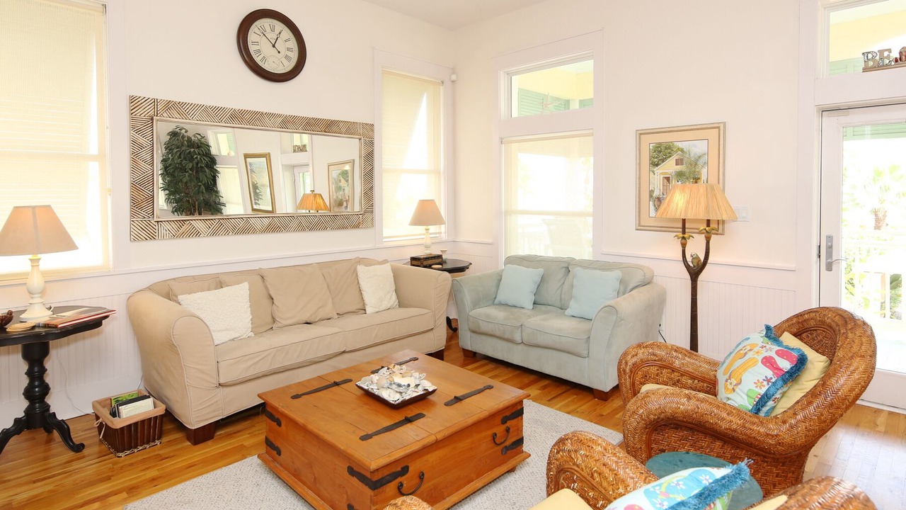 Photo of Livingroom in The Shores