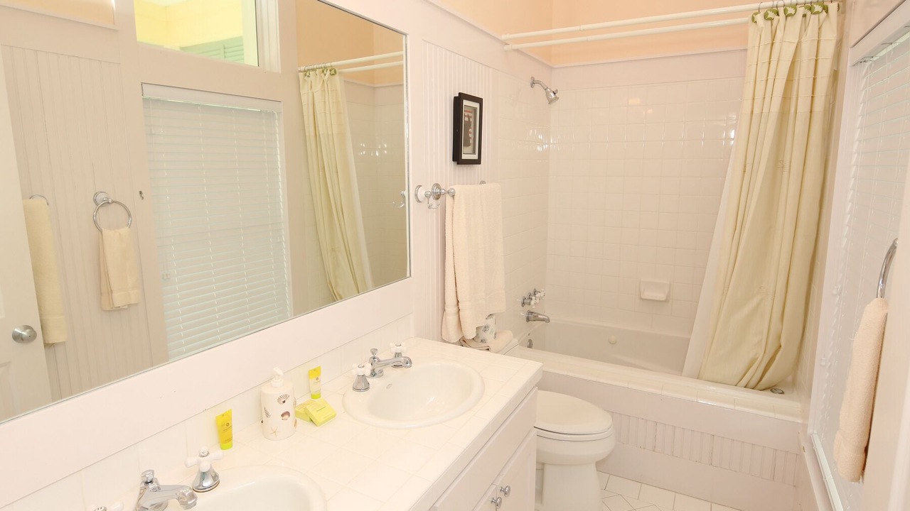 Photo of Bathroom in The Shores