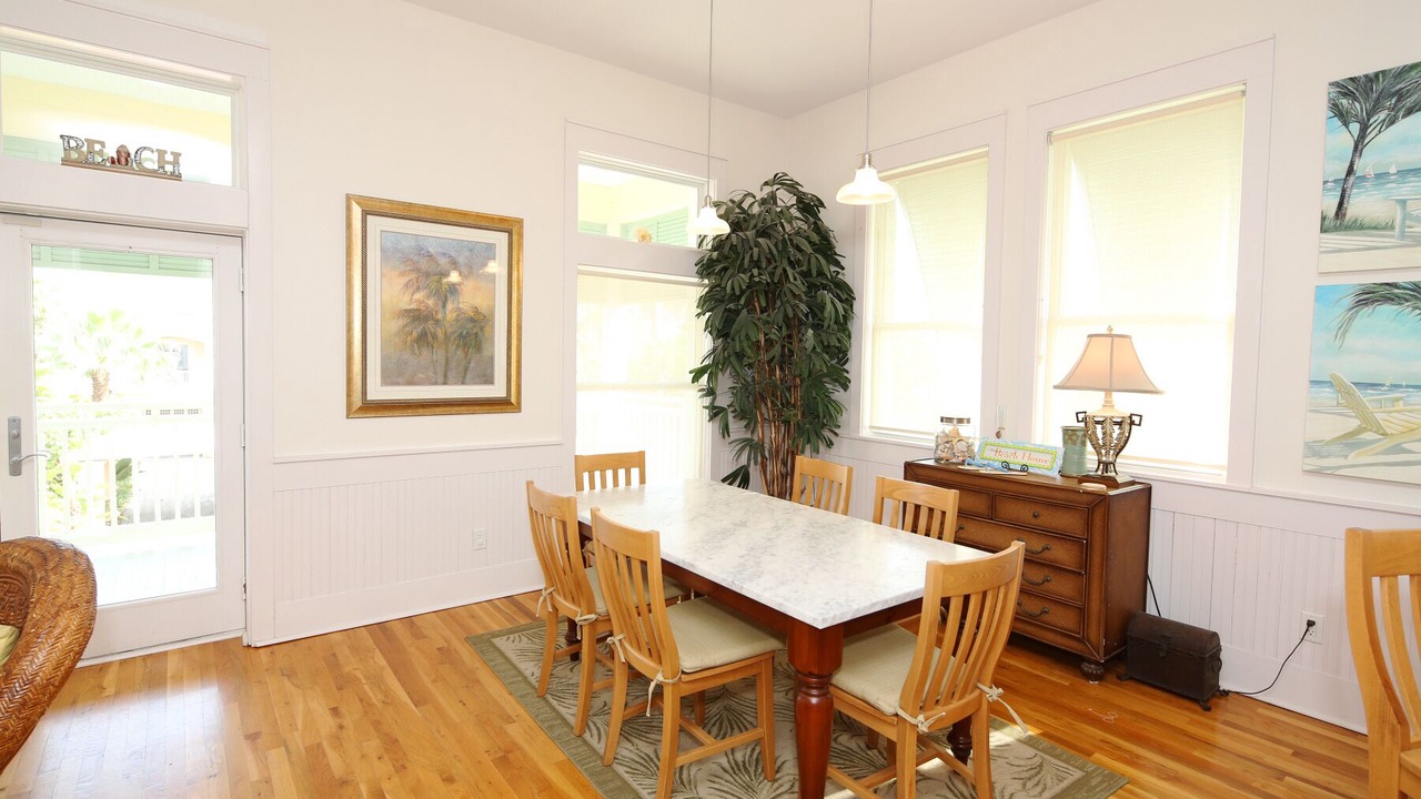 Photo of Livingroom in The Shores