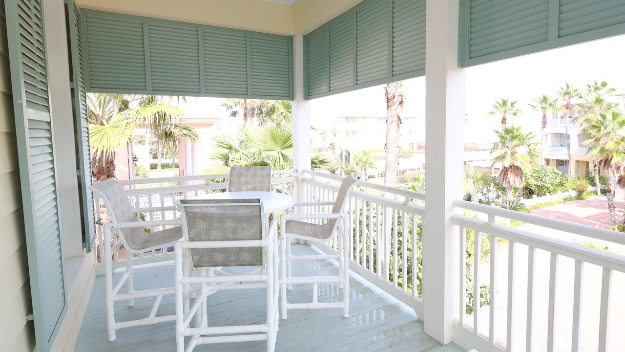 Photo of Patio Balcony in The Shores