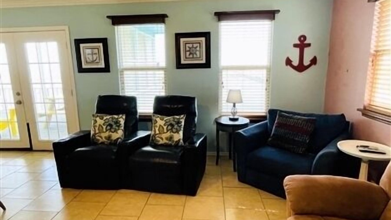 Photo of Livingroom in Port Mansfield