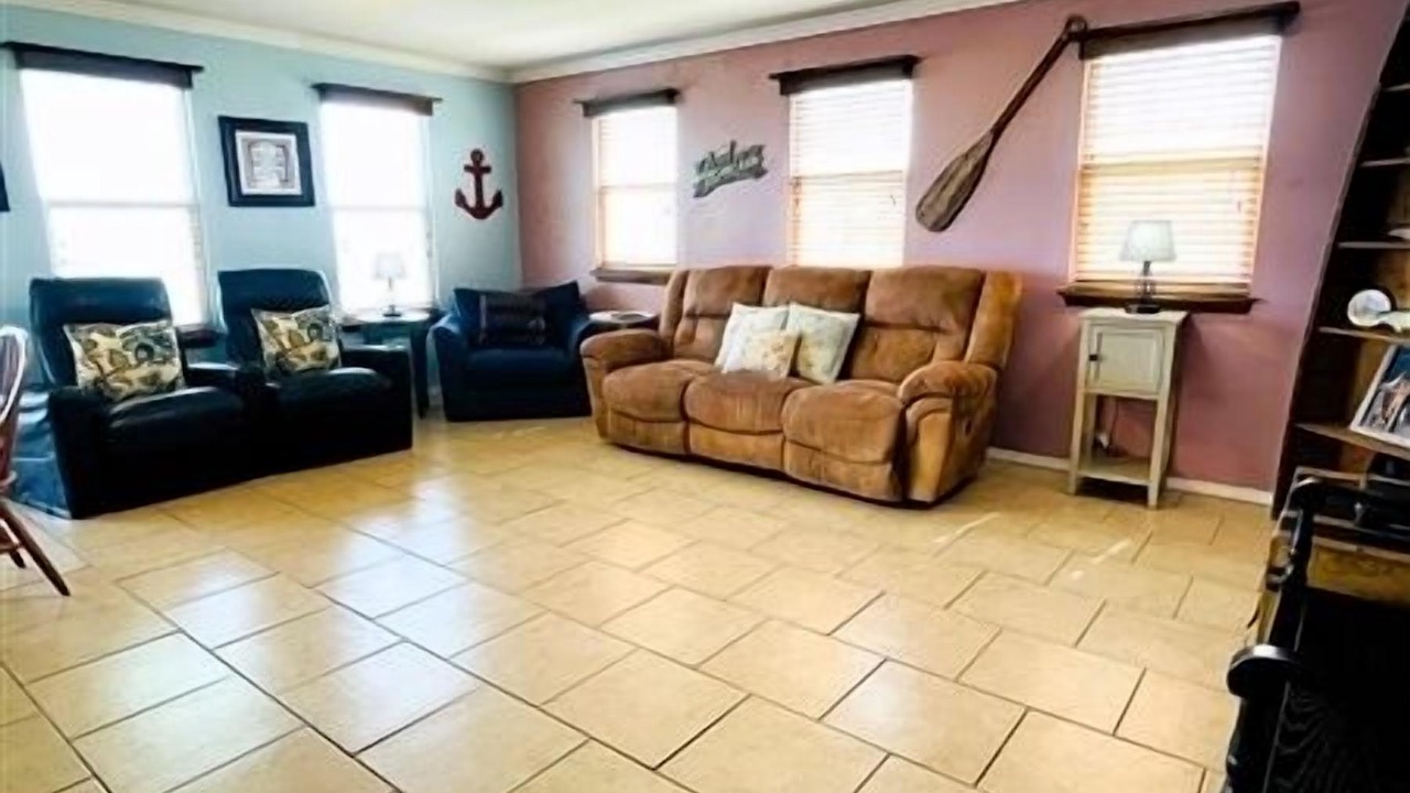 Photo of Livingroom in Port Mansfield