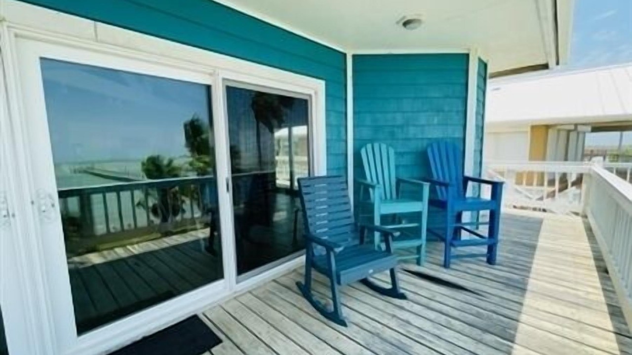 Photo of Patio Balcony in Port Mansfield