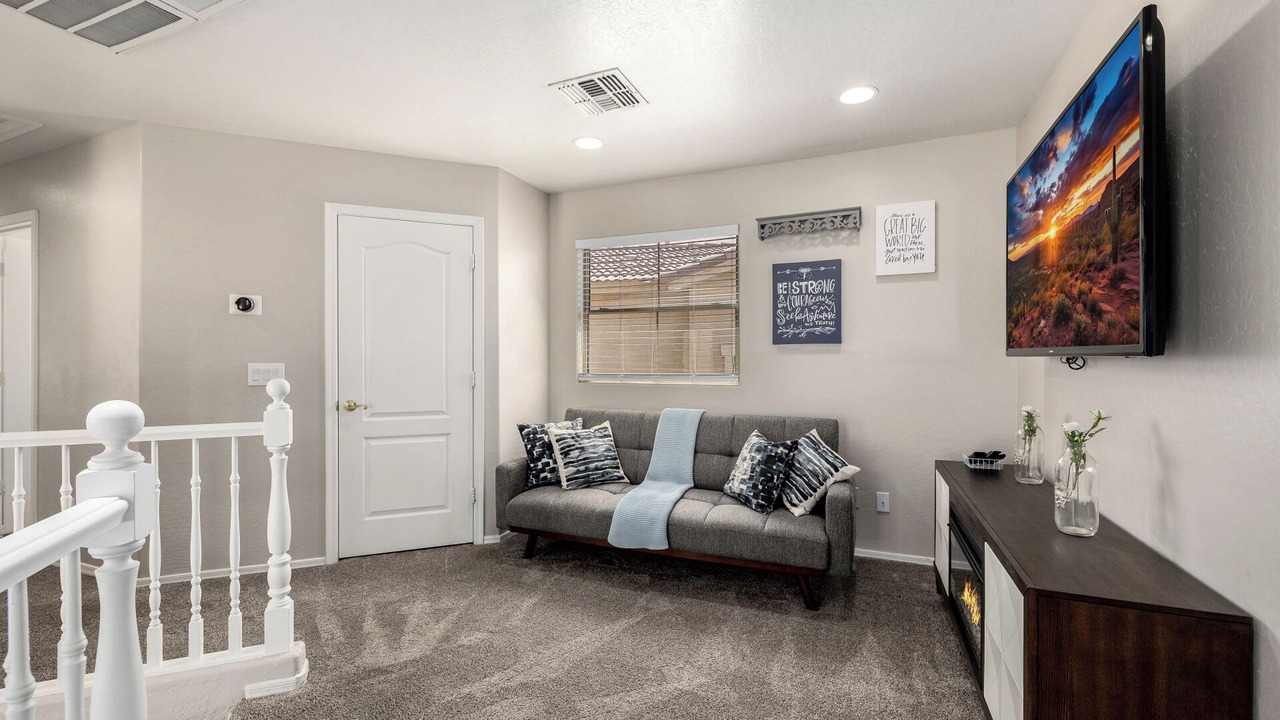 Photo of Livingroom in Alta Mesa