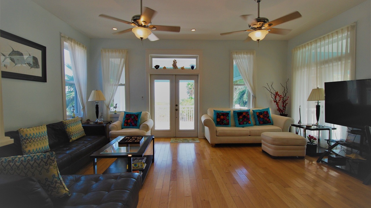 Photo of Livingroom in The Shores
