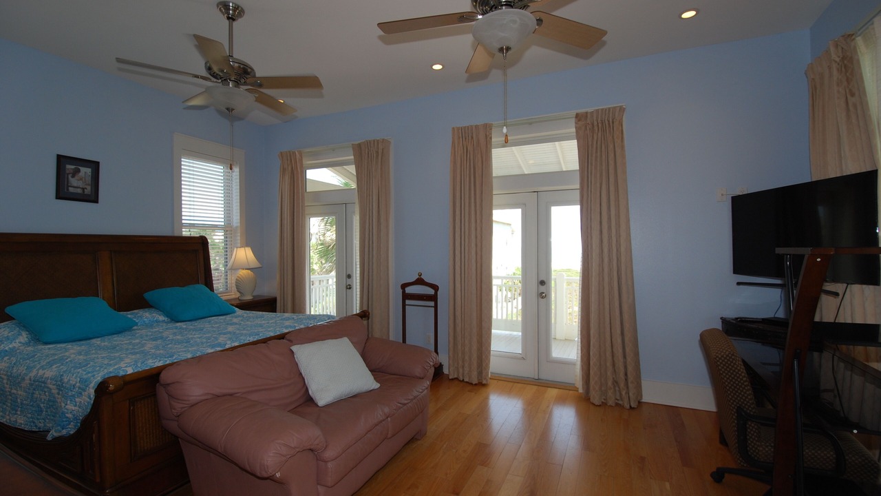 Photo of Bedroom in The Shores