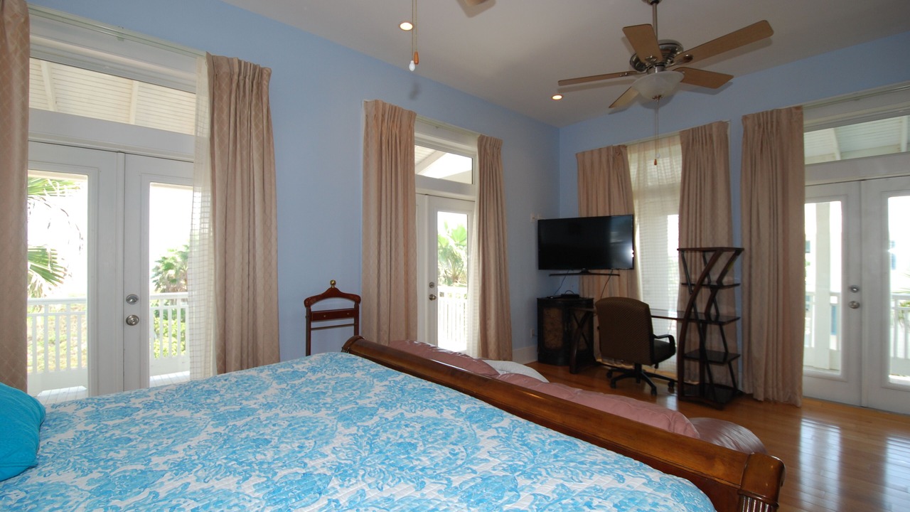 Photo of Bedroom in The Shores