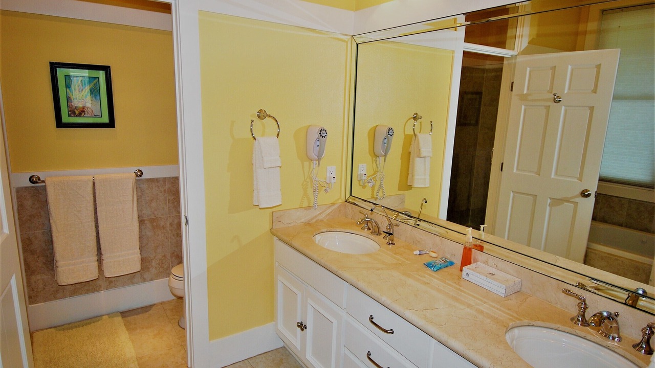 Photo of Bathroom in The Shores