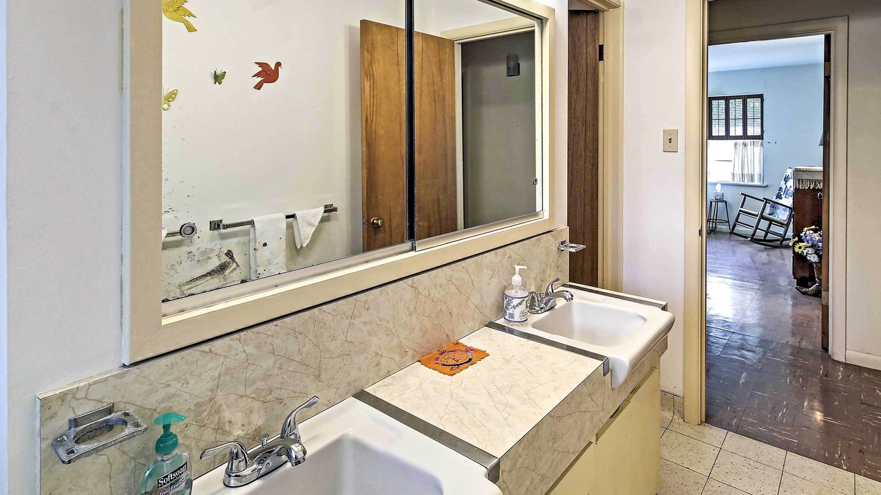 Photo of Bathroom in Brownsville