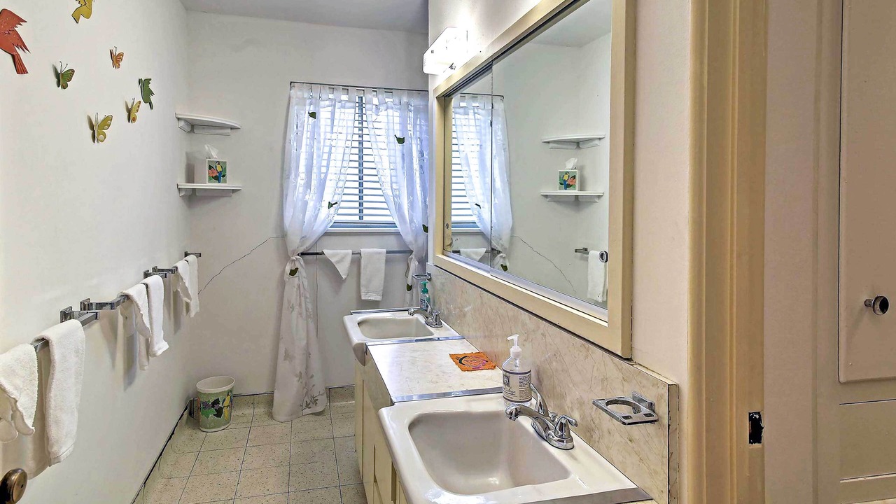 Photo of Bathroom in Brownsville