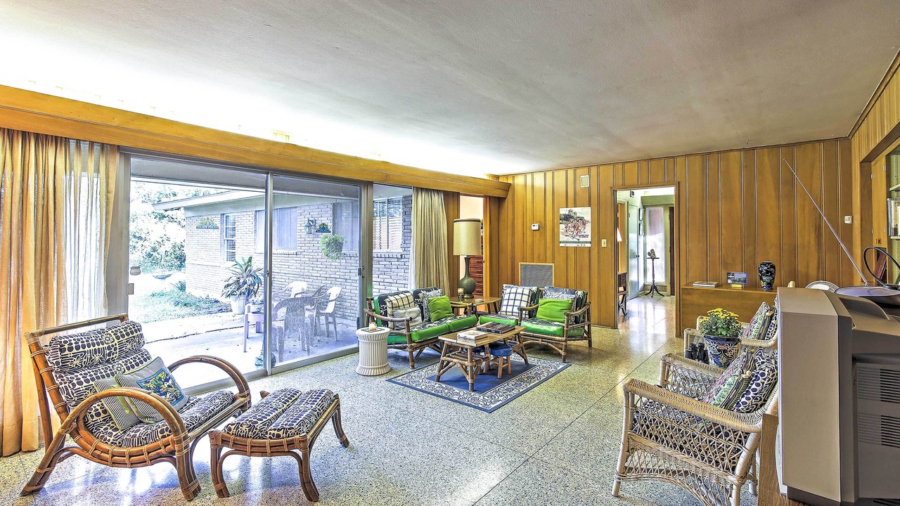 Photo of Livingroom in Brownsville