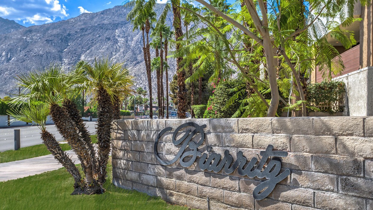 Photo of Others in Downtown Palm Springs