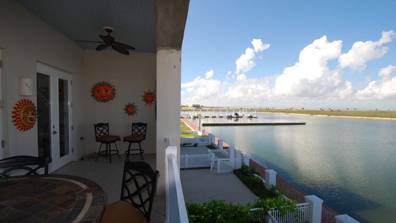 Photo of Patio Balcony in The Shores