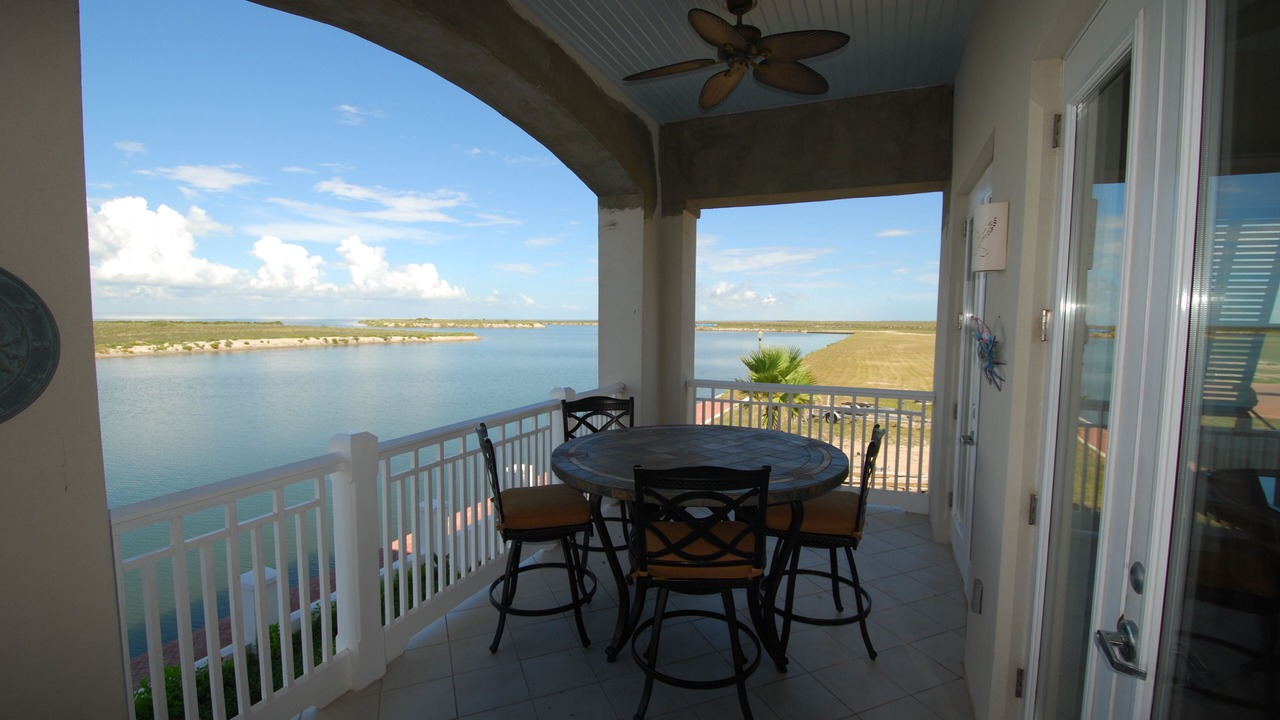 Photo of Patio Balcony in The Shores