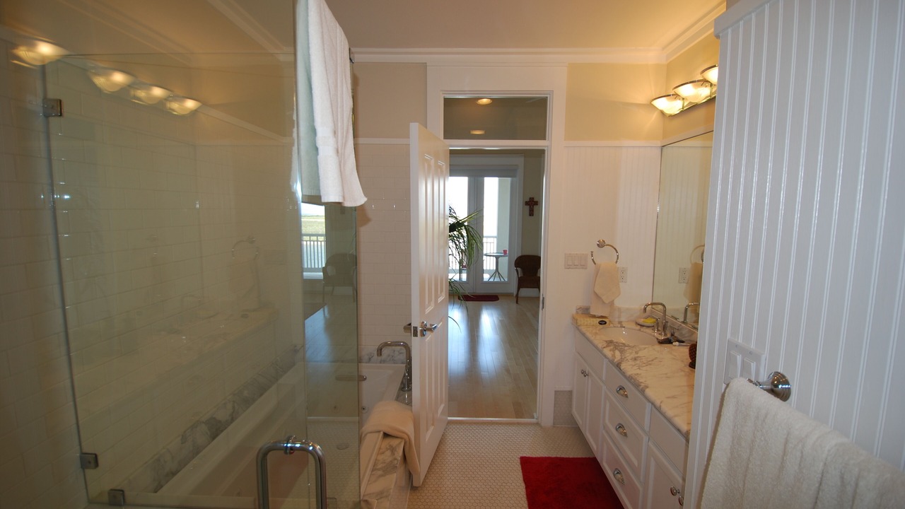 Photo of Bathroom in The Shores