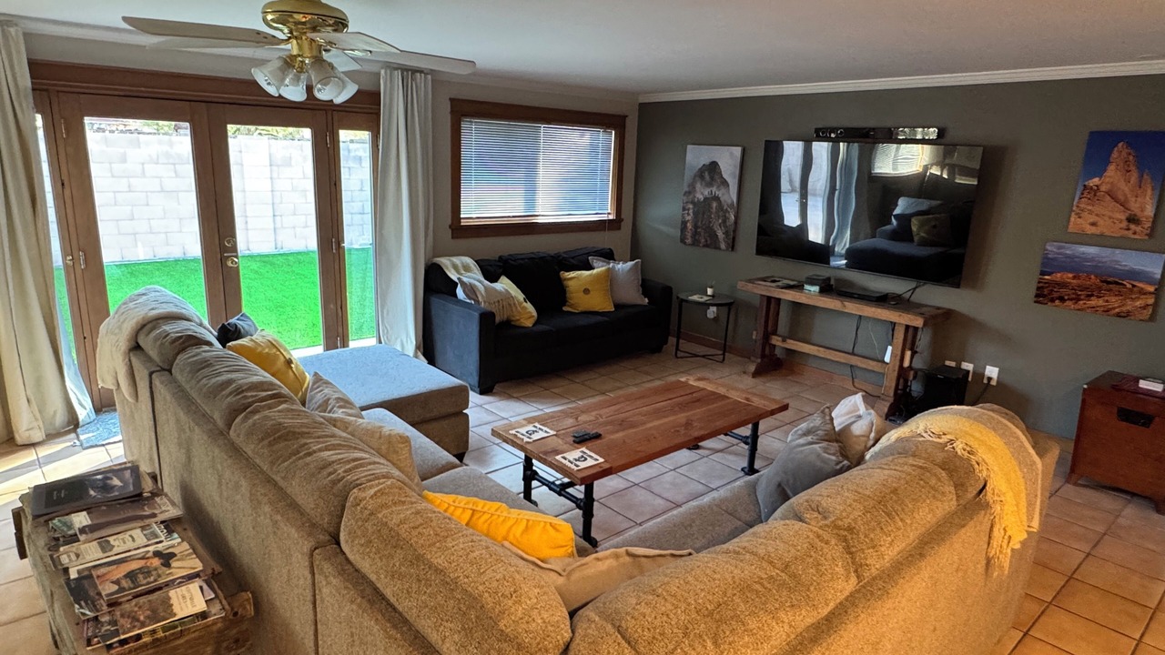 Photo of Livingroom in Peaceful Valley