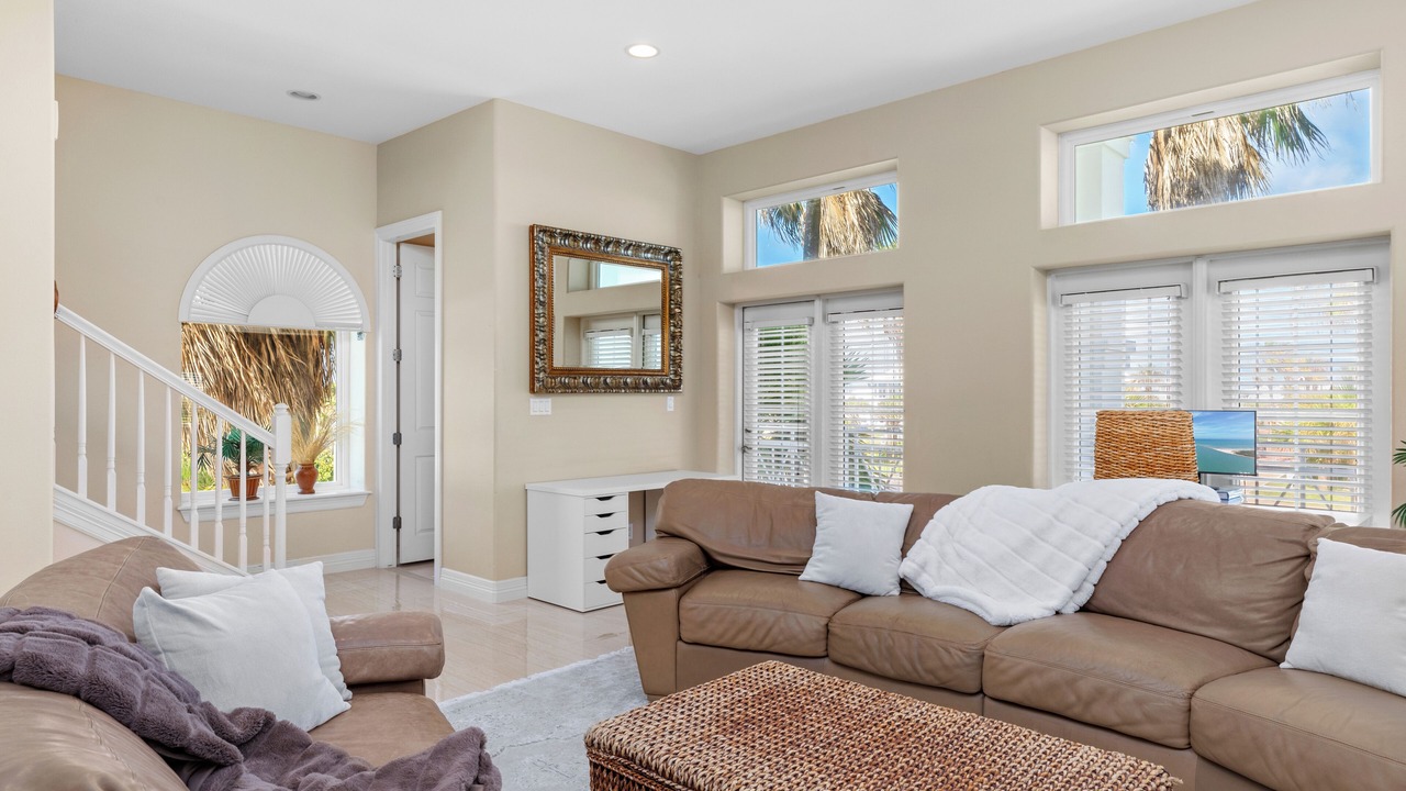 Photo of Livingroom in The Shores