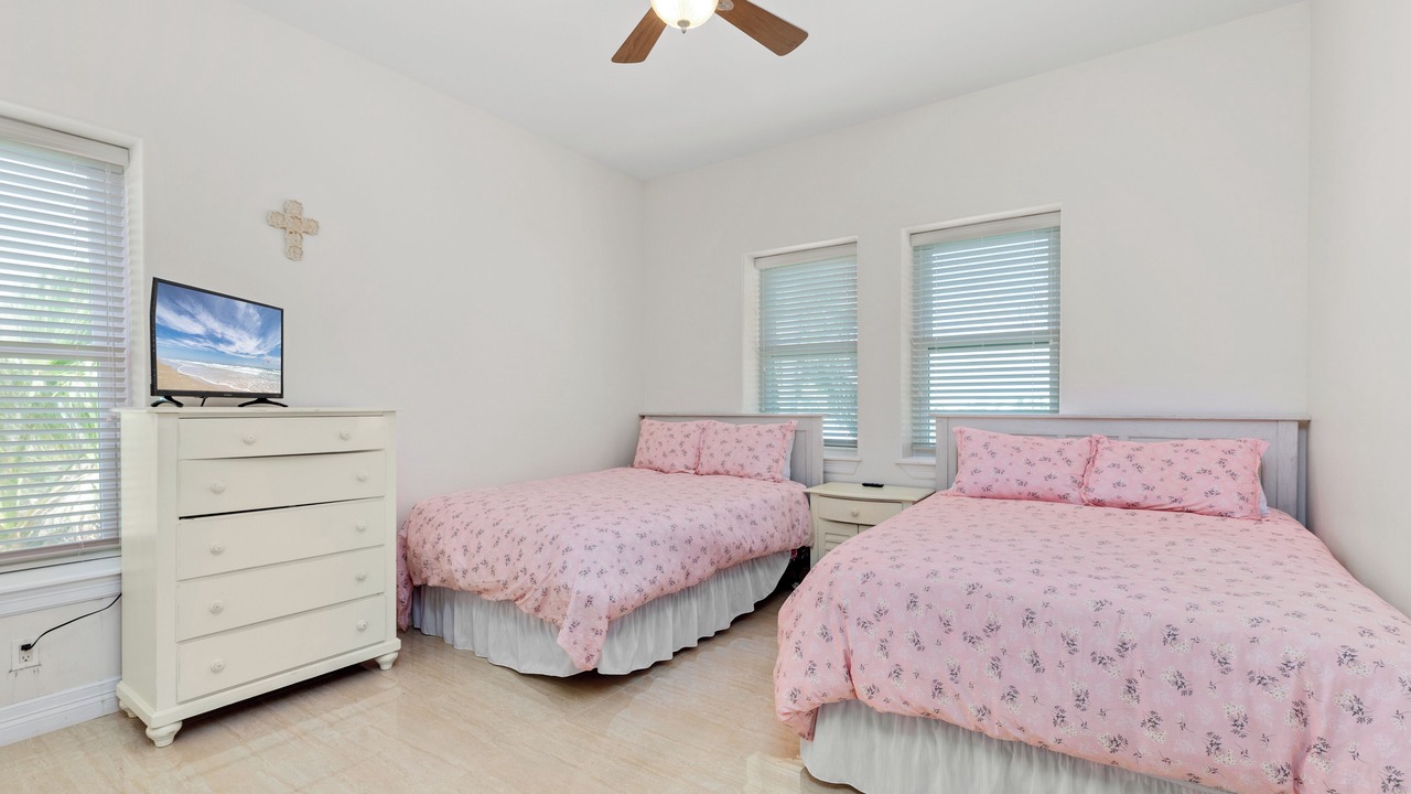 Photo of Bedroom in The Shores