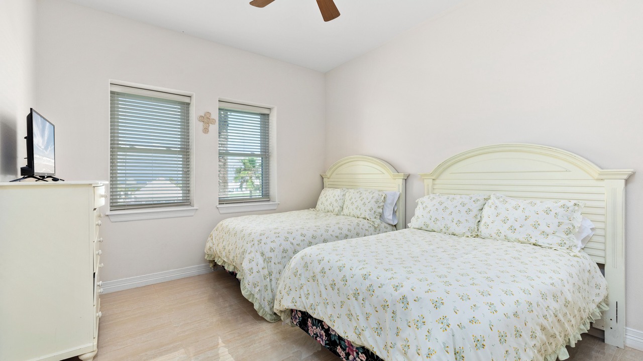 Photo of Bedroom in The Shores