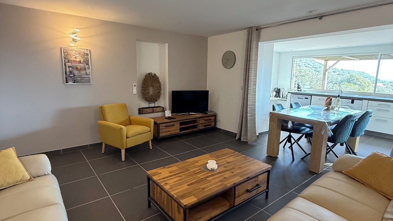 Photo of Livingroom in Maora