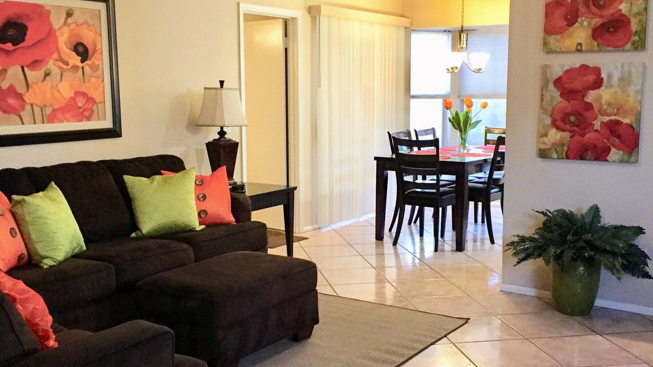 Photo of Livingroom in Peacock Village