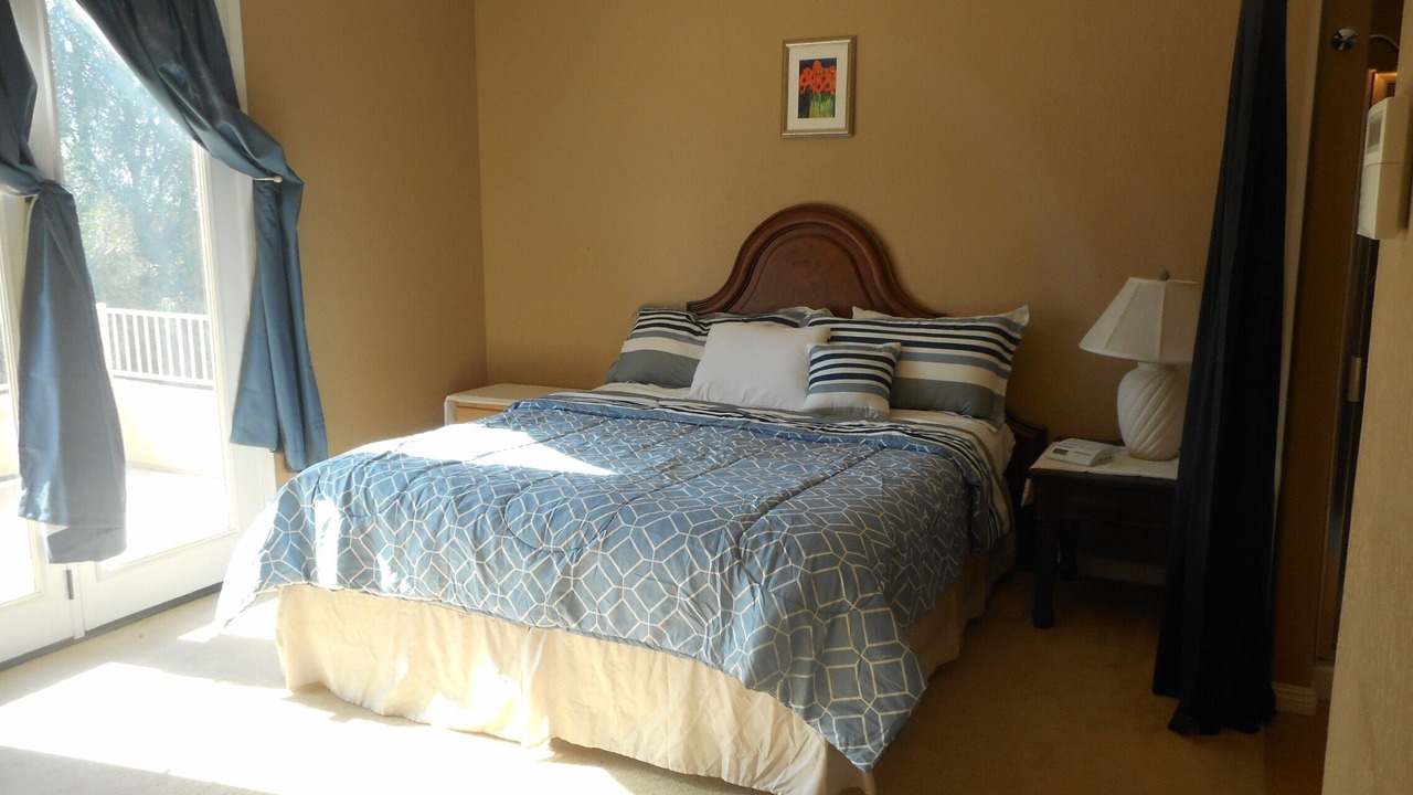 Photo of Bedroom in Palm Valley