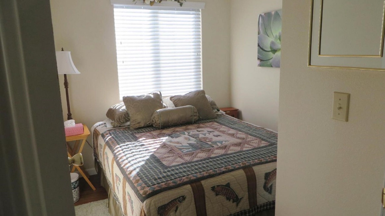 Photo of Bedroom in Happy Trails
