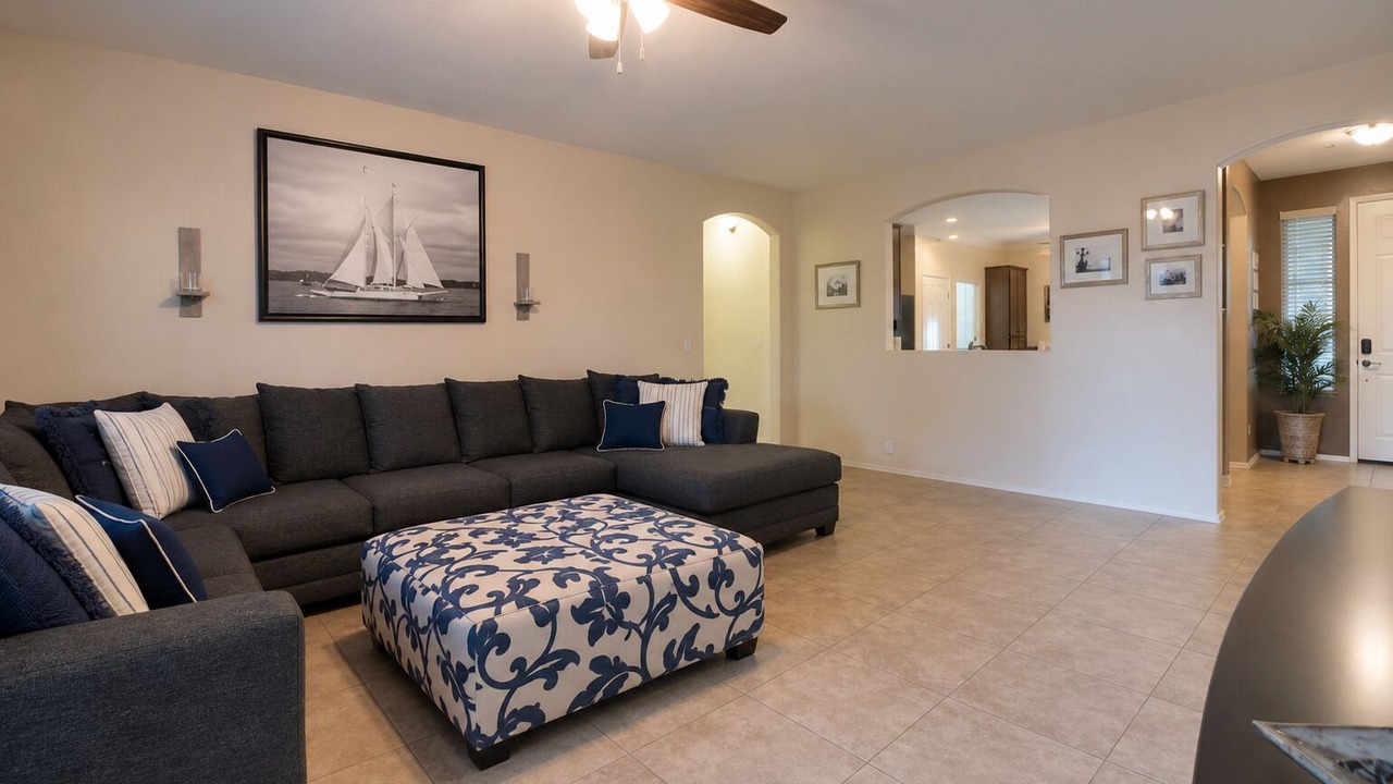 Photo of Livingroom in Canyon Trails South